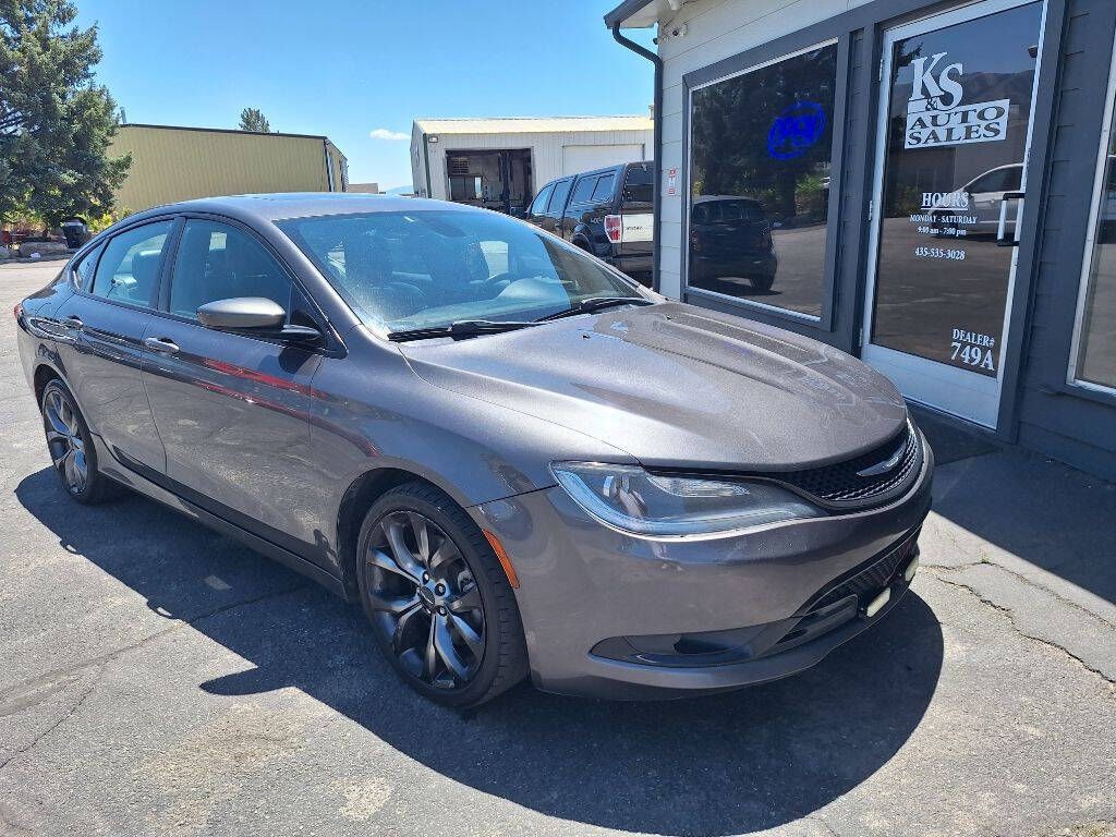 2015 Chrysler 200 S