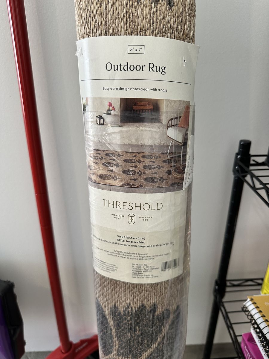 5x7 NEW outdoor Rug $30