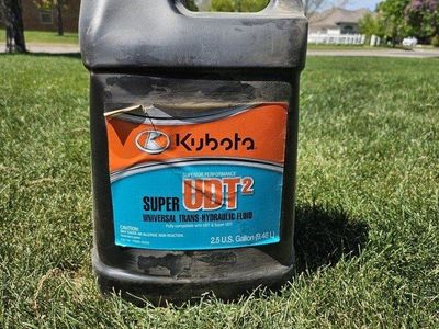 Kubota 2.5 Gal Super UD2 Universal Trans-Hydraulic Fluid
