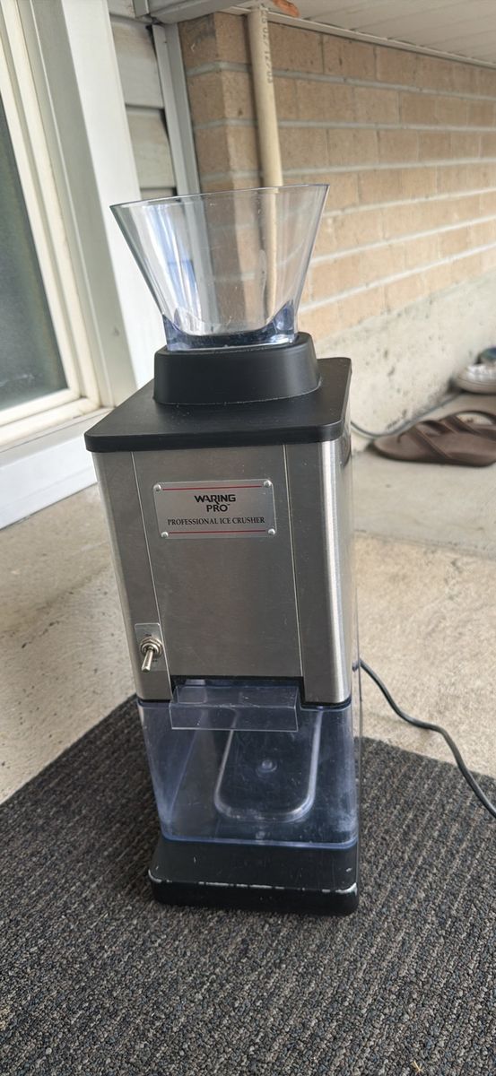 Waring Pro Professional Ice Crusher Countertop Appliance Stainless Steel