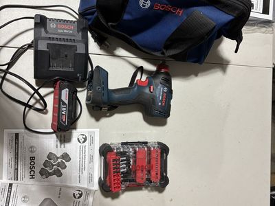 Bosch GDX18V-1800 Impact Driver with tool bag, 18V battery, charger and bit set
