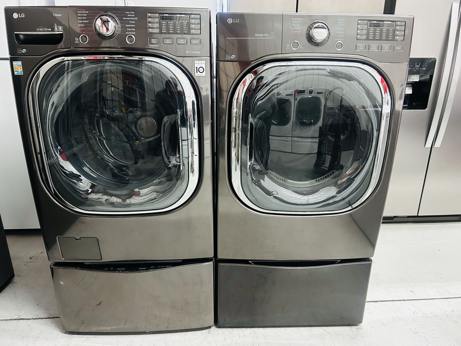 Lg Steam Gas Front Load Set With Lg SideKick Pedestal