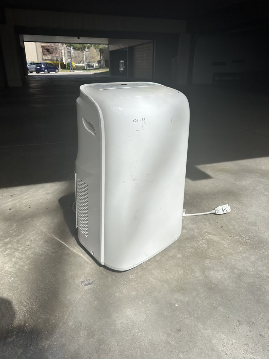 Air Conditioner / Indoor With Window Attachment