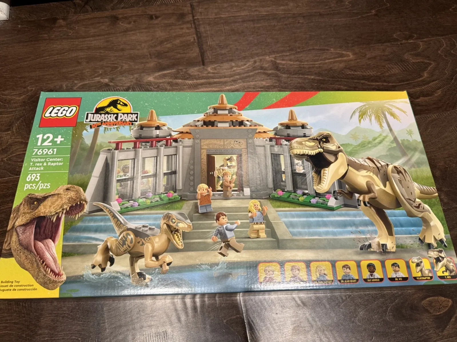 Brand New Sealed LEGO Jurassic Park Visitor Center: T-rex & Raptor Attack