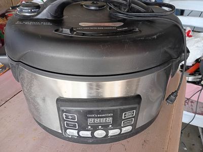 Essential Cooks Pressure Cooker