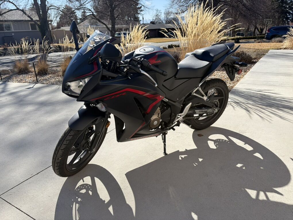 2022 Honda CBR300R ABS