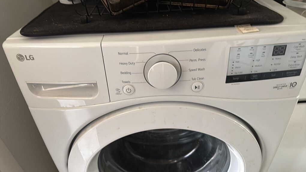 WASHER & DRYER SET – LIKE NEW (DELIVERY AVAILABLE)