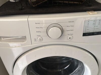 WASHER & DRYER SET – LIKE NEW (DELIVERY AVAILABLE)