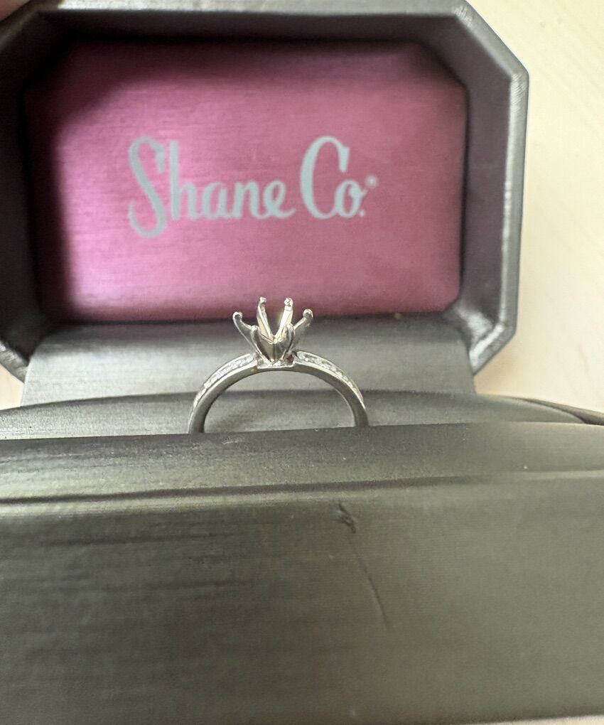 14K White Gold and 18 CT Diamond Ring