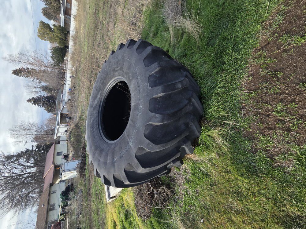 Firestone 900 60R32 used