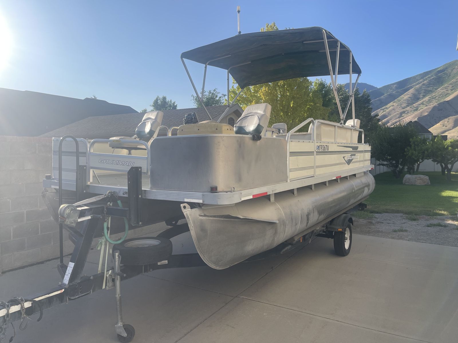 1998 Grumman Pontoon 20
