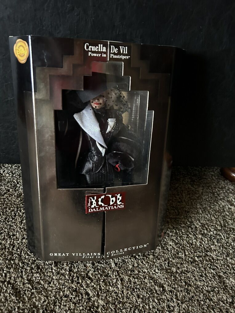 Disney's 101 Dalmatian's Cruella De Vil Barbie