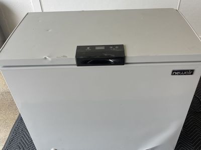 Newair 6.7 Cu. Ft. Chest Freezer