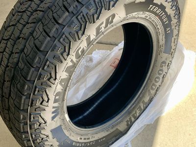 Goodyear Wrangler Territory AT - 265/65R18