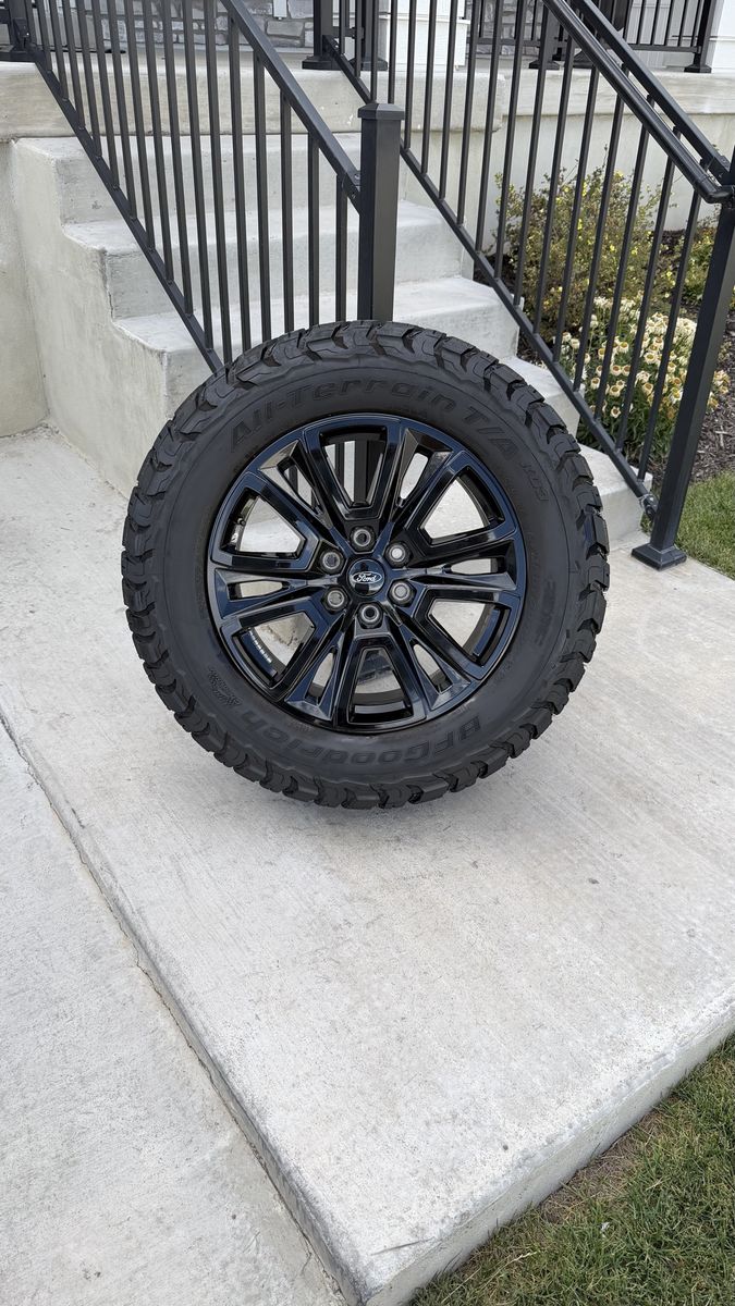 Ford F150 Rims and Tires 285/60R20 Bfgoodrich Ko3 Load E Like new