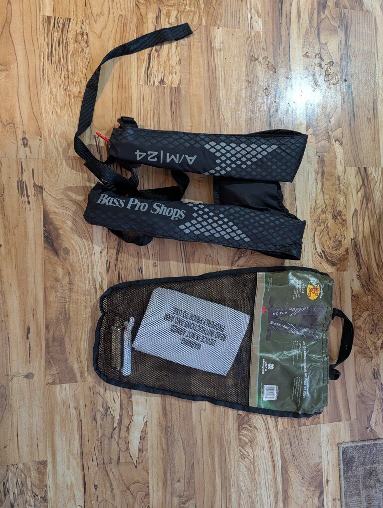 Automatic CO2 inflatable A/M 24 Life vest