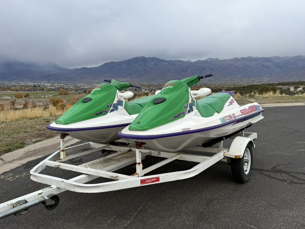 2 Seadoo Jetskis