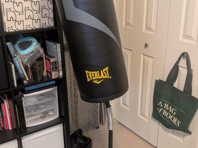 Everlast Cardio Fitness Freestanding Heavy Training Punching Bag (1500004)