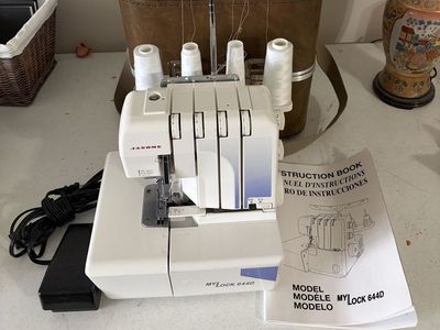 Janome MYLOCK 644D Serger