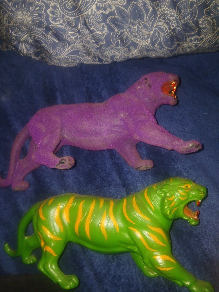He-Mans Battle cat and skeletors purple Panther just the cat's no accessories
