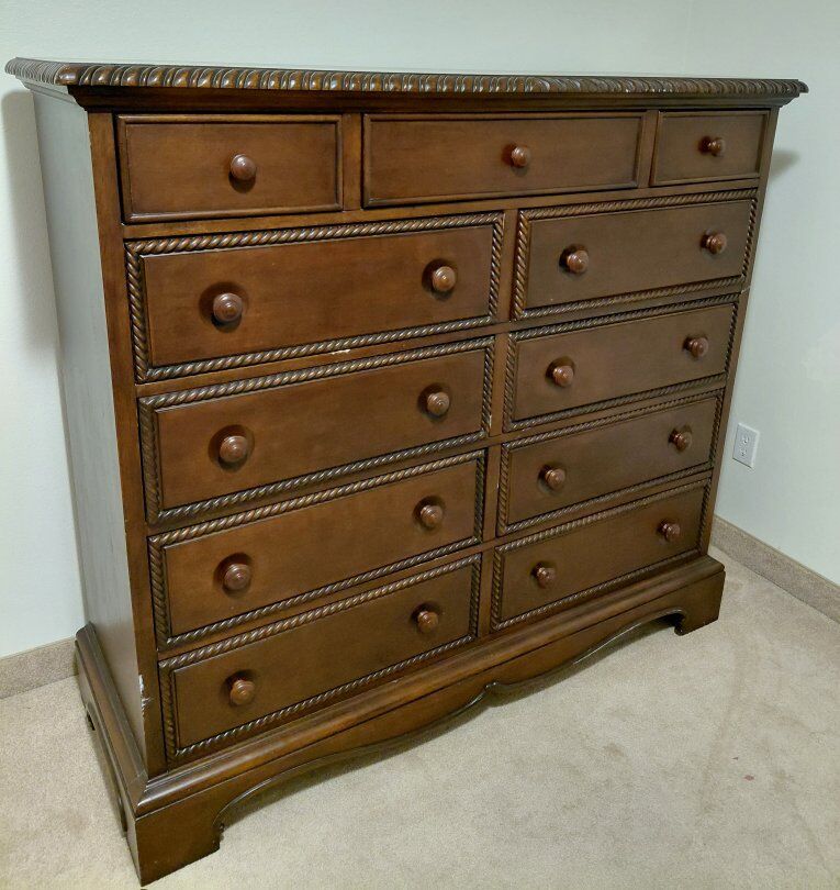 Dresser Cherry 9 Drawers