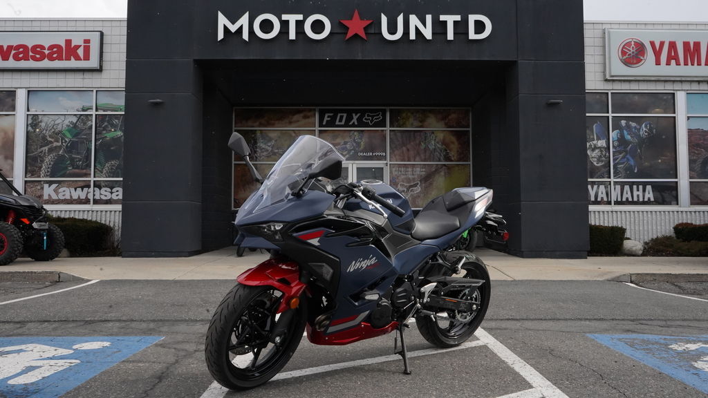 2026 Kawasaki Ninja® 500 ABS Metallic Matte Twilight Blue