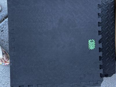 12 padded floor mats