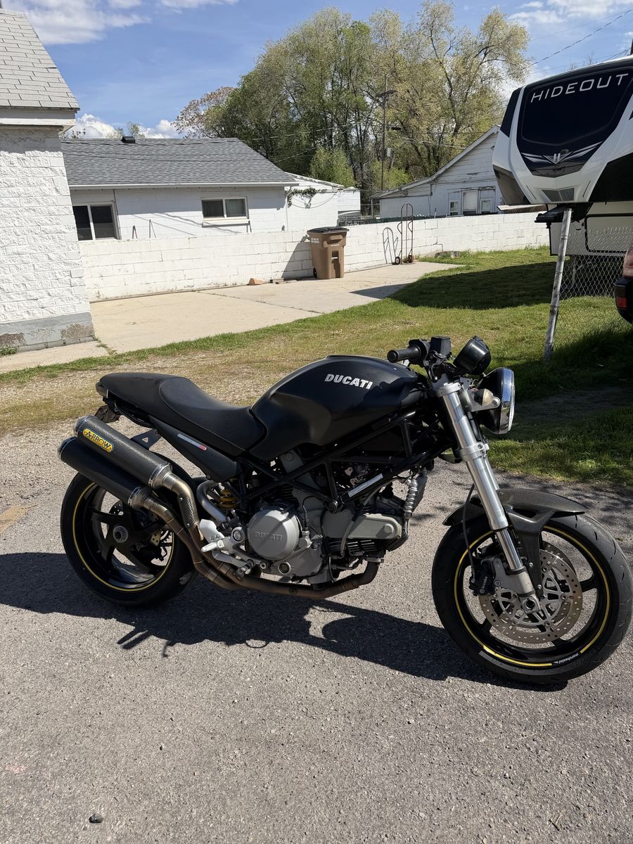 Ducati Monster 800 S2R