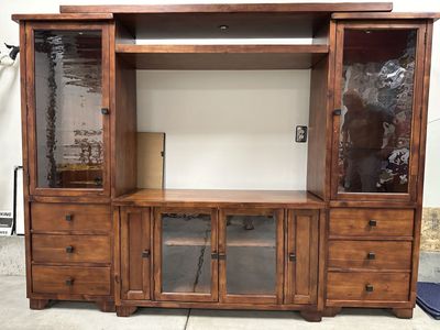Entertainment center