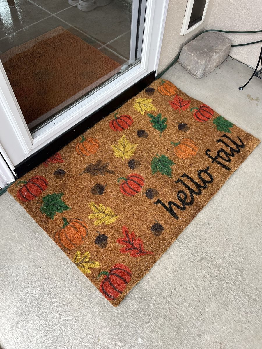 XL outdoor fall leaves/pumpkins rug 36” X 23”