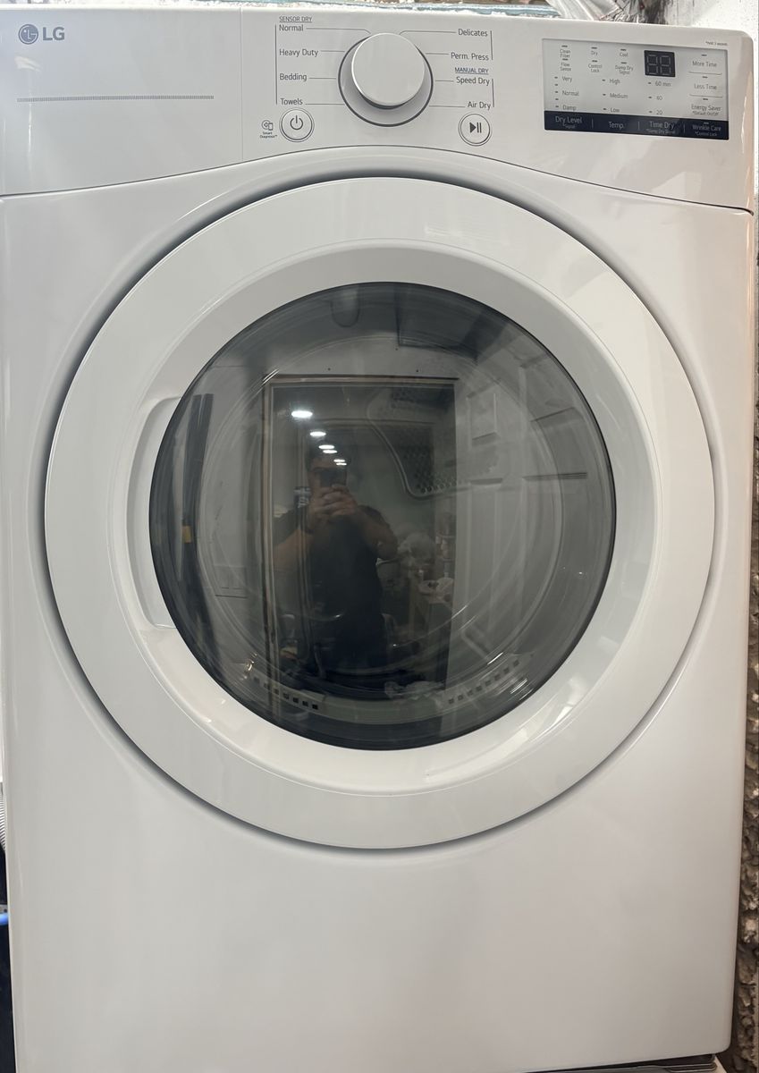 LG Ultra-Large Capacity Gas Dyer - 7.4 cu. ft. White