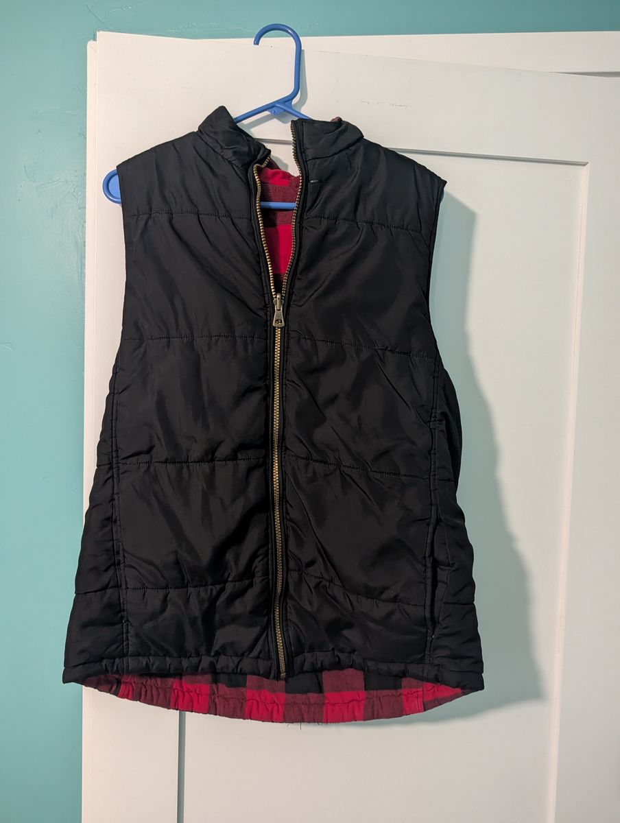 Mens Large Flannel Plaid Vest Black and Red