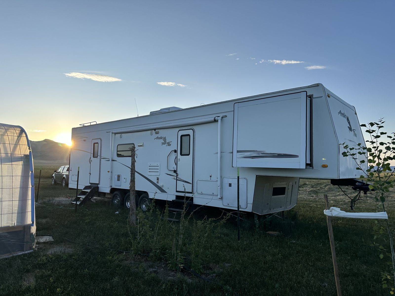 2004 Arctic Fox 38-5U Toy Hauler