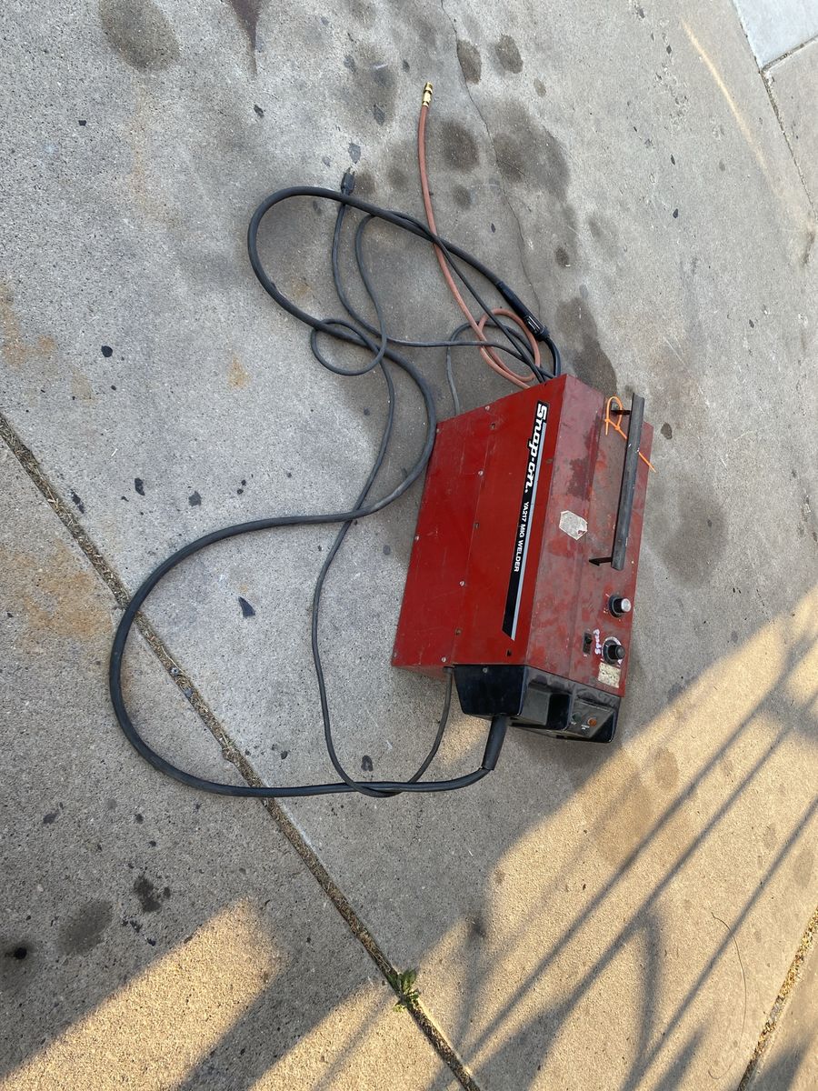Snap-on YA217 MIG Welder with Torch, Ground Clamp, and Wire