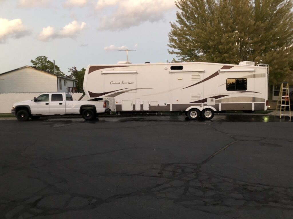 2008 Grand junction 34QRE Fifth Wheel