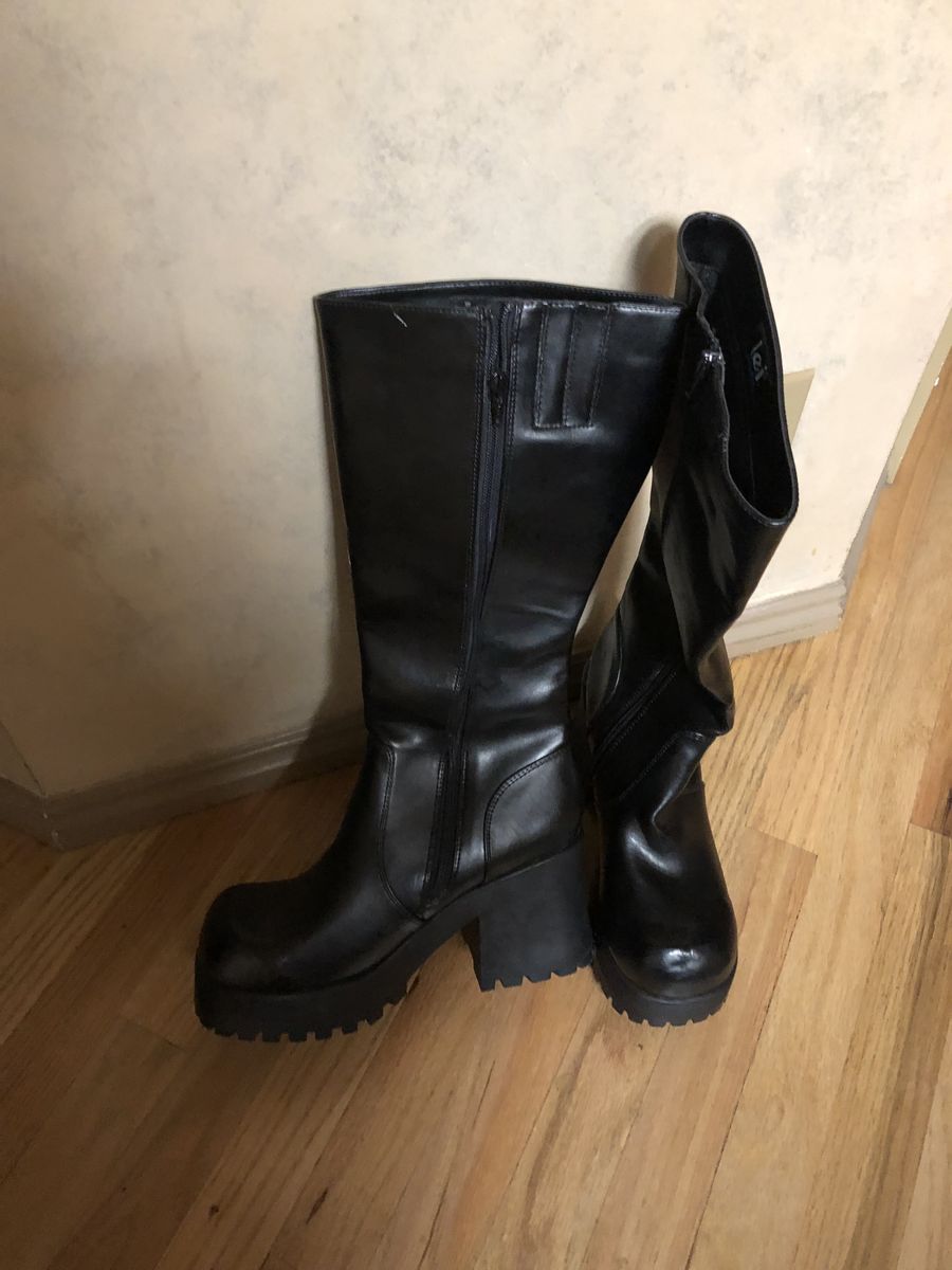 LEI Black Leather Women's Boot Size 10