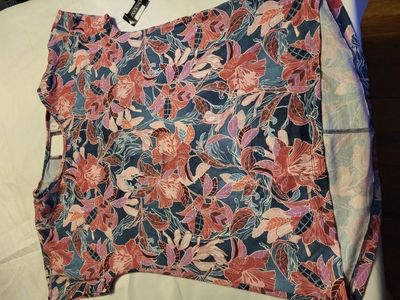 Ladies Ladie's size small athleasure top