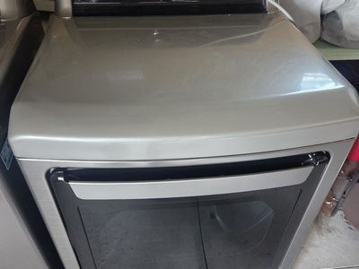 LG Gas Dryer – Graphite Steel color