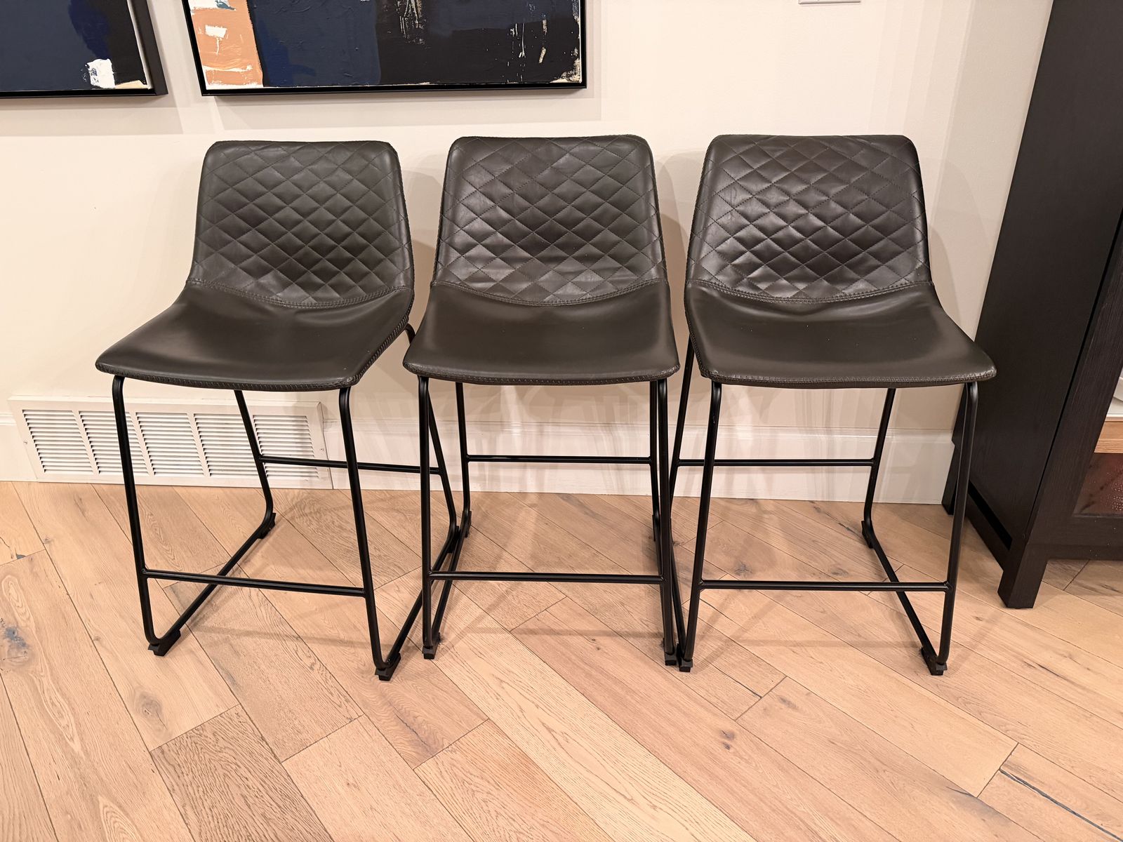 Set of 3 Modern Kitchen / Counter Stools – Great Condition