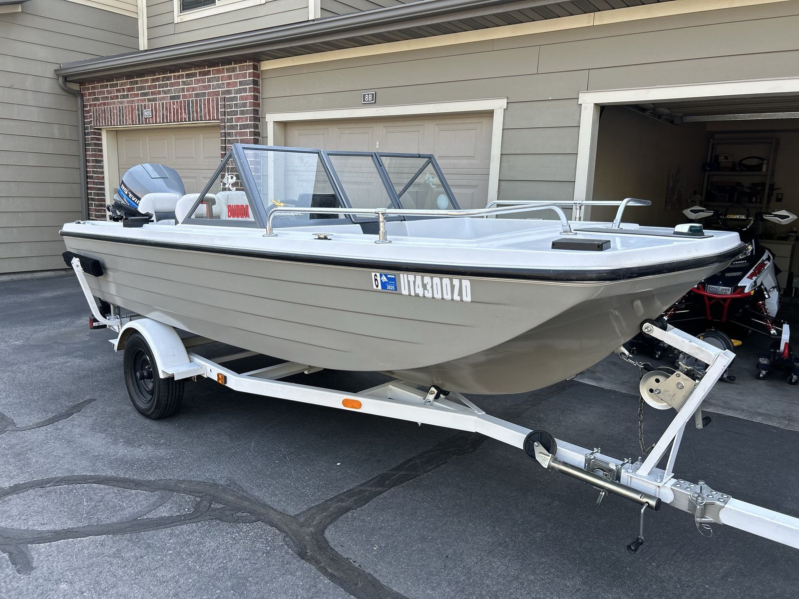 15’ Seaswirl fishing boat