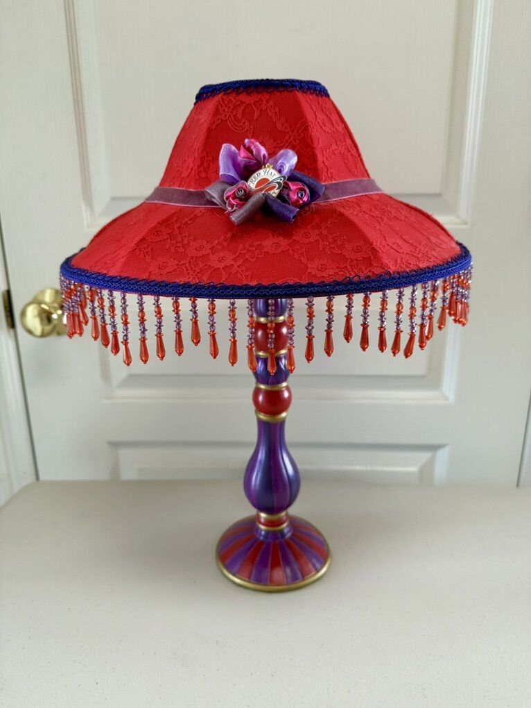 2009 The Red Hat Society Victorian Table Lamp
