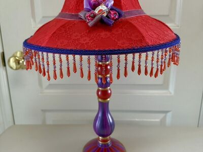 2009 The Red Hat Society Victorian Table Lamp