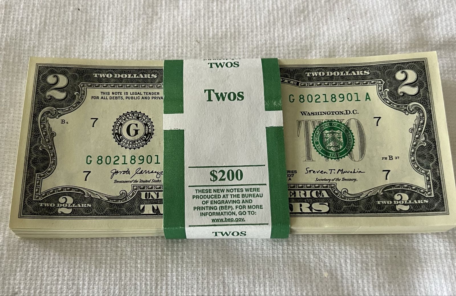 100 CONSECUTIVE UNCIRCULATED CRISP $2 BILLS