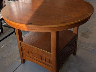 Lavon Counter height table solid oak,chairs, butte