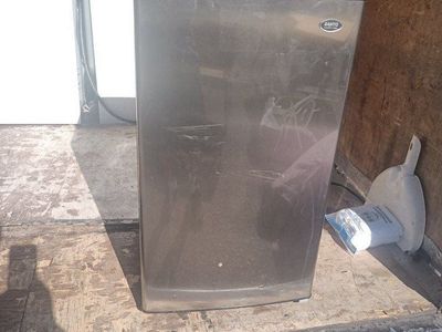 sanyo mini fridge