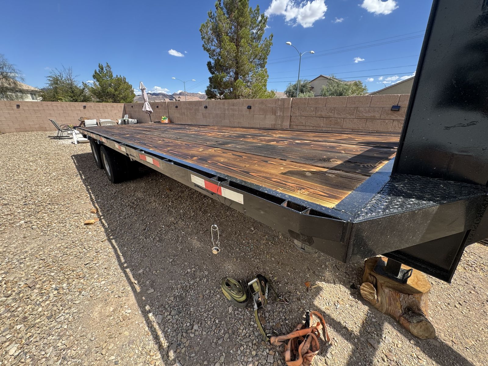 Gooseneck Flatbed Trailer
