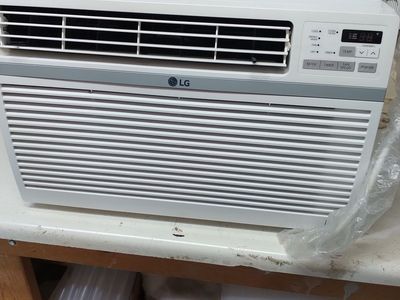 LG LW1216ER 12,000 BTU 115V Window Air Conditioner