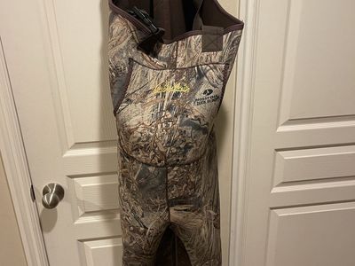 Cabela’s Hunting fishing chest waders