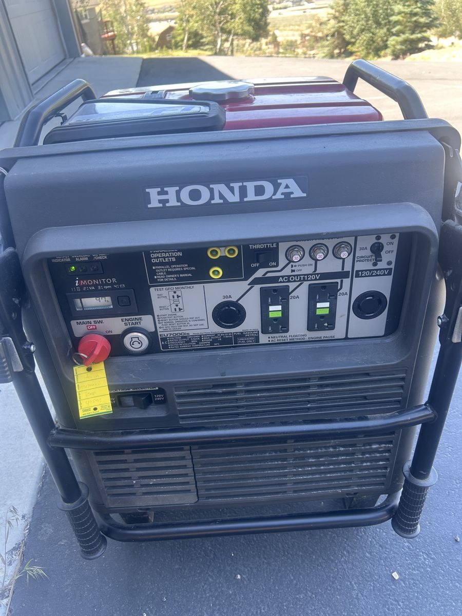 Honda EU 7000 is generator perfect condition