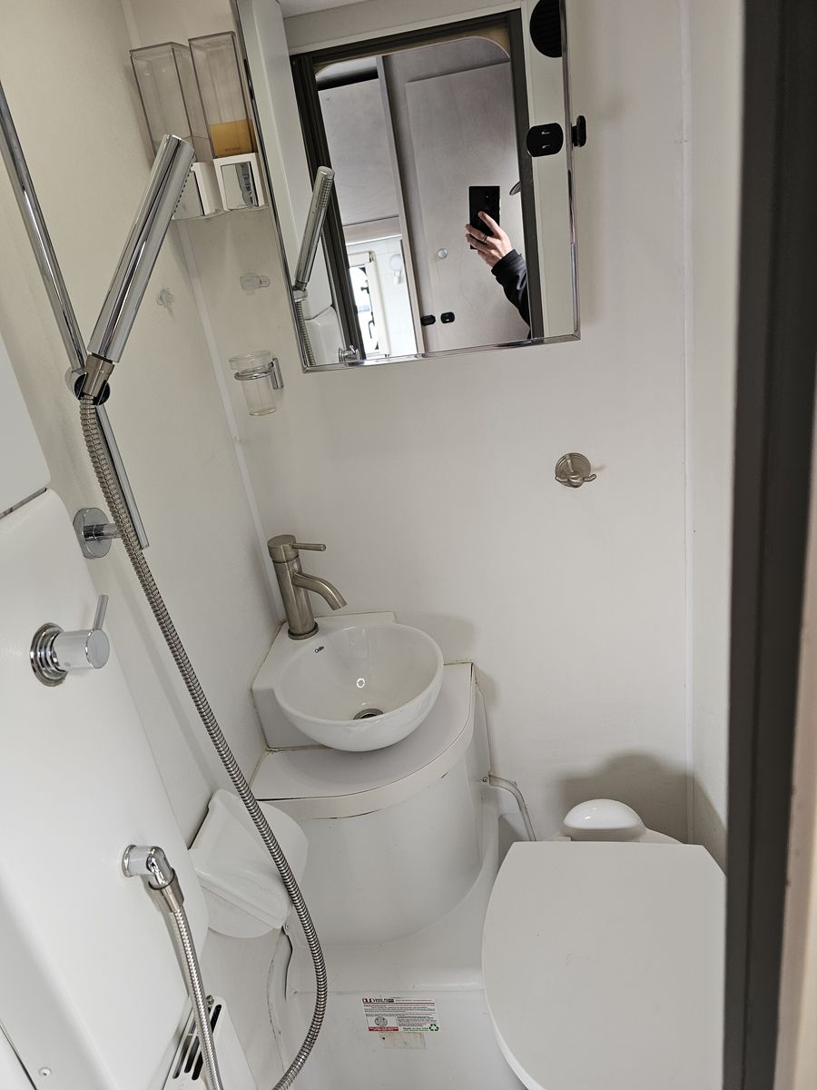 Main image 3